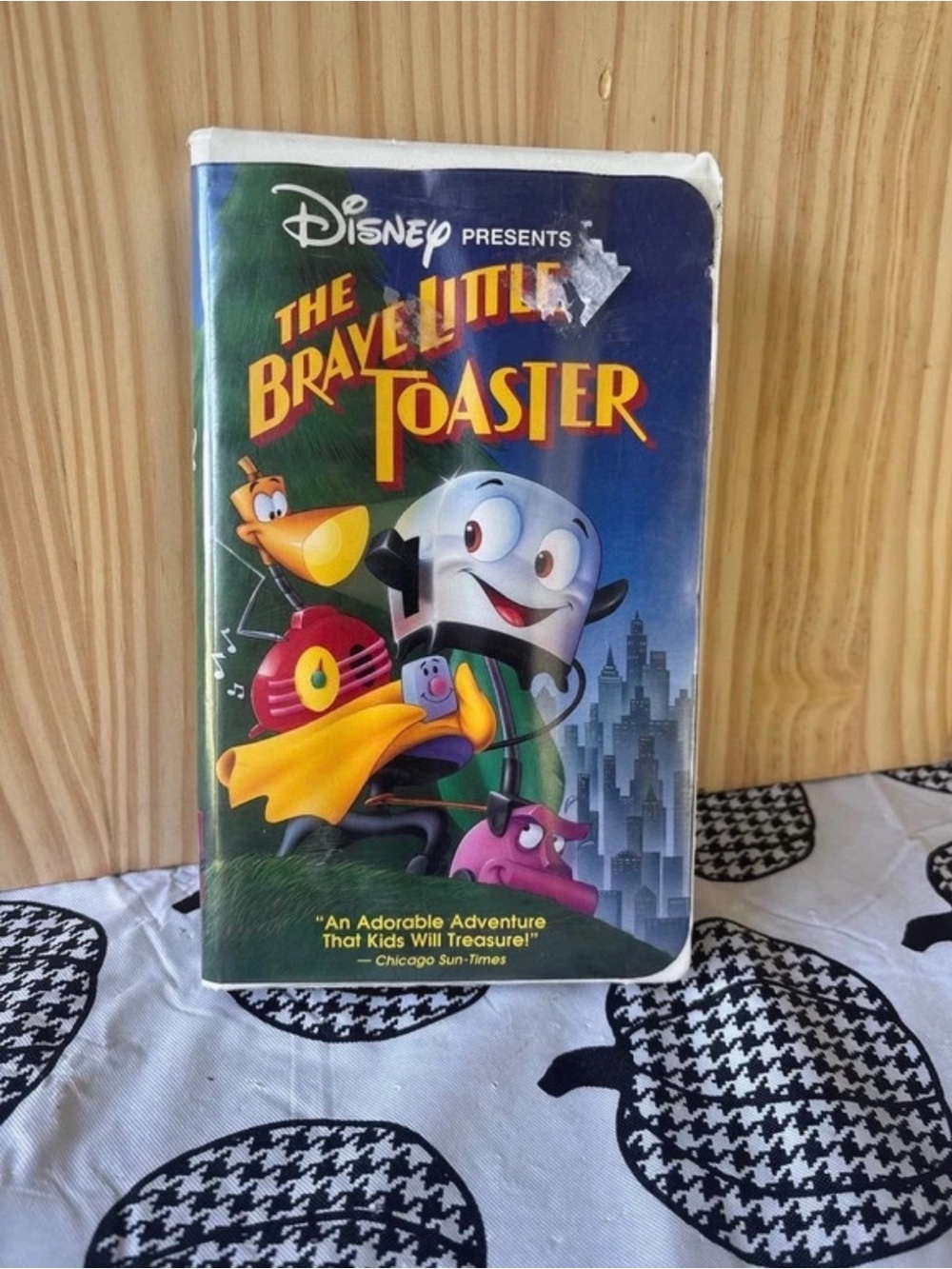 Disney The Brave Little Toaster VHS - Blue & Yellow Cover Art